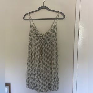 Nectar Clothing Green and White Flowy Dress
